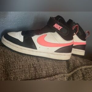 KIDS' NIKE LITTLE KID COURT BOROUGH MID 2 SNEAKERS